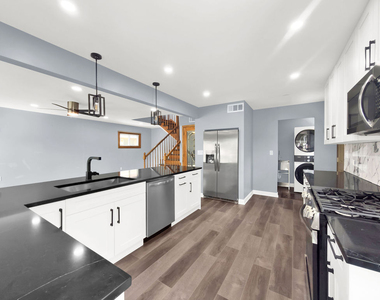 5845 S Sayre Avenue - Photo Thumbnail 10