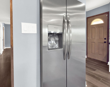 5845 S Sayre Avenue - Photo Thumbnail 14