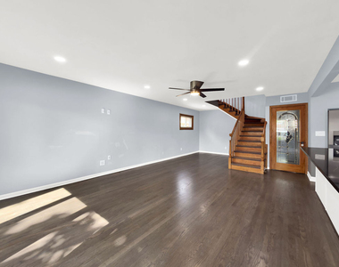 5845 S Sayre Avenue - Photo Thumbnail 3