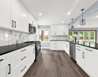 5845 S Sayre Avenue - Photo Thumbnail 9