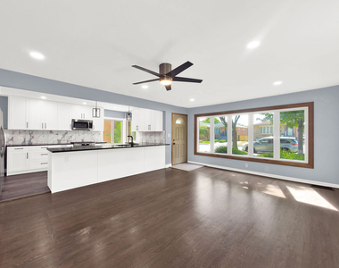 5845 S Sayre Avenue - Photo Thumbnail 7