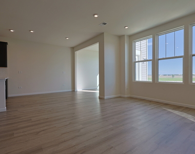 2287 Ryegrass Lane - Photo Thumbnail 11