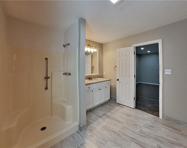 620 Gregory Manor Drive Sw - Photo Thumbnail 7