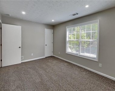 620 Gregory Manor Drive Sw - Photo Thumbnail 13