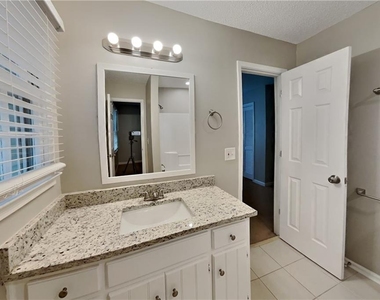 2671 Ashley Drive N - Photo Thumbnail 15
