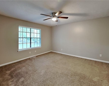 4750 Jamerson Forest Circle - Photo Thumbnail 12