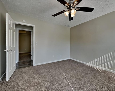 1275 Shamrock Hill Circle - Photo Thumbnail 6