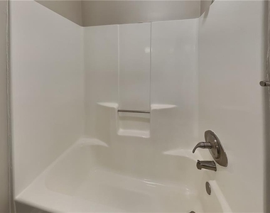 335 Olde Bridge Way - Photo Thumbnail 9
