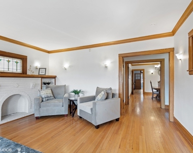 6017 N Austin Avenue - Photo Thumbnail 5