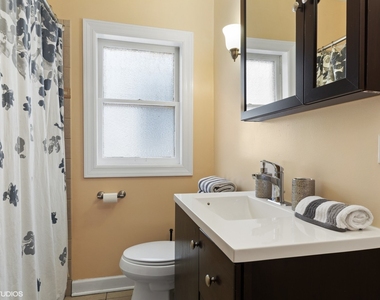 6017 N Austin Avenue - Photo Thumbnail 11