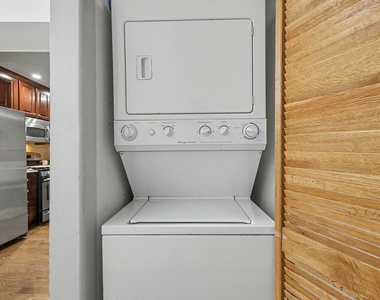 857 W Ainslie Street - Photo Thumbnail 15