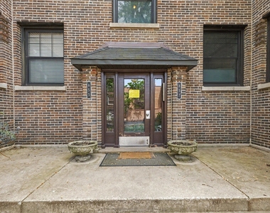 857 W Ainslie Street - Photo Thumbnail 3