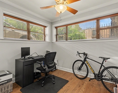 857 W Ainslie Street - Photo Thumbnail 16