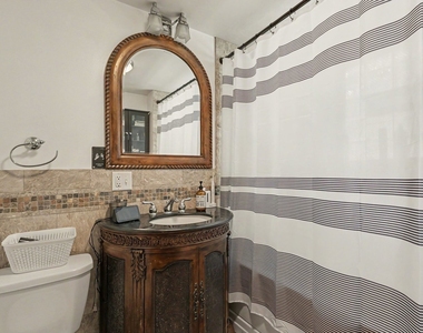 857 W Ainslie Street - Photo Thumbnail 21