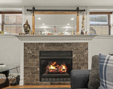 857 W Ainslie Street - Photo Thumbnail 7