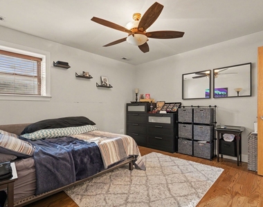 857 W Ainslie Street - Photo Thumbnail 20