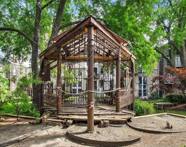 812 W 19th Street - Photo Thumbnail 16