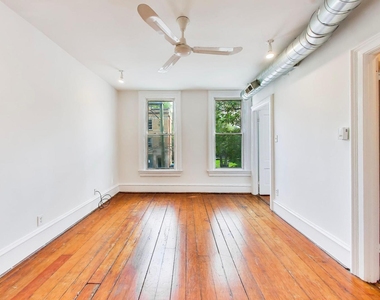 812 W 19th Street - Photo Thumbnail 1