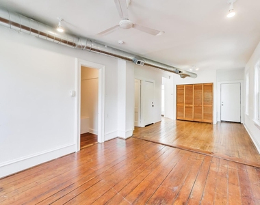 812 W 19th Street - Photo Thumbnail 3