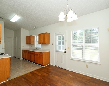 6560 Emerald Pointe - Photo Thumbnail 3