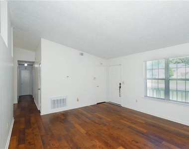 6560 Emerald Pointe - Photo Thumbnail 1
