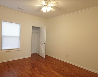 1921 Binnies Way - Photo Thumbnail 11