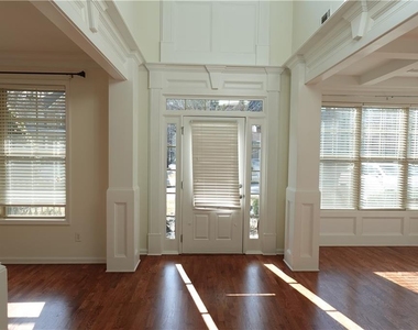 1921 Binnies Way - Photo Thumbnail 6