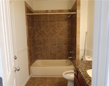1921 Binnies Way - Photo Thumbnail 13