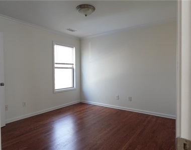 1921 Binnies Way - Photo Thumbnail 23