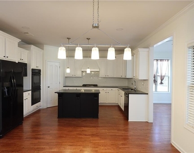 1921 Binnies Way - Photo Thumbnail 5