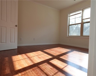 1921 Binnies Way - Photo Thumbnail 21