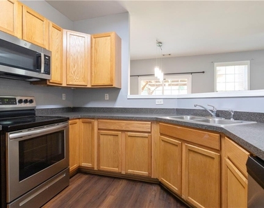 1126 Treymont - Photo Thumbnail 8
