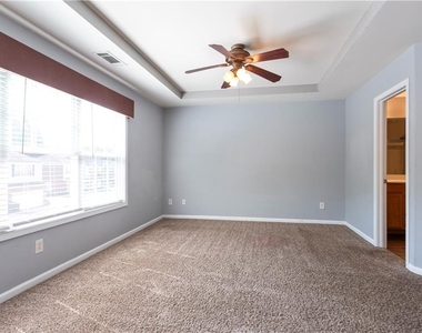 1126 Treymont - Photo Thumbnail 21