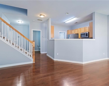 1126 Treymont - Photo Thumbnail 5