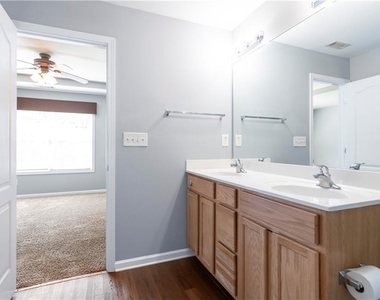 1126 Treymont - Photo Thumbnail 25