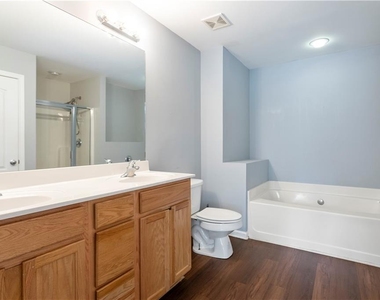 1126 Treymont - Photo Thumbnail 23