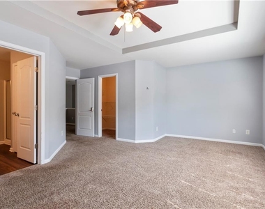 1126 Treymont - Photo Thumbnail 22