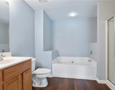 1126 Treymont - Photo Thumbnail 26