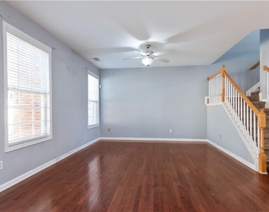 1126 Treymont - Photo Thumbnail 2