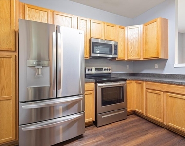 1126 Treymont - Photo Thumbnail 10