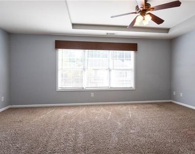 1126 Treymont - Photo Thumbnail 20