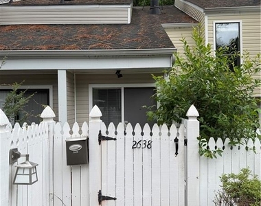 2638 Briarwood Drive Se - Photo Thumbnail 1
