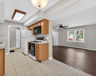 212 Amherst Court - Photo Thumbnail 13