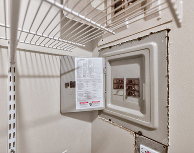 212 Amherst Court - Photo Thumbnail 35