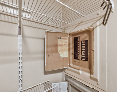 212 Amherst Court - Photo Thumbnail 34