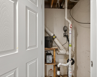 212 Amherst Court - Photo Thumbnail 40