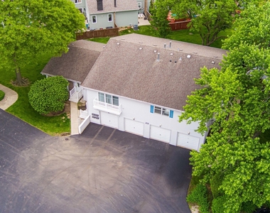 212 Amherst Court - Photo Thumbnail 3