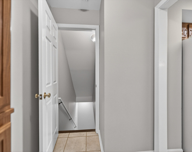 212 Amherst Court - Photo Thumbnail 19