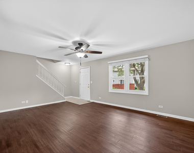 212 Amherst Court - Photo Thumbnail 9