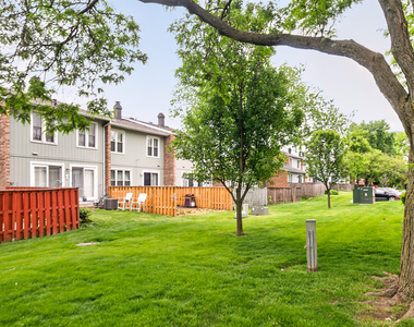212 Amherst Court - Photo Thumbnail 43